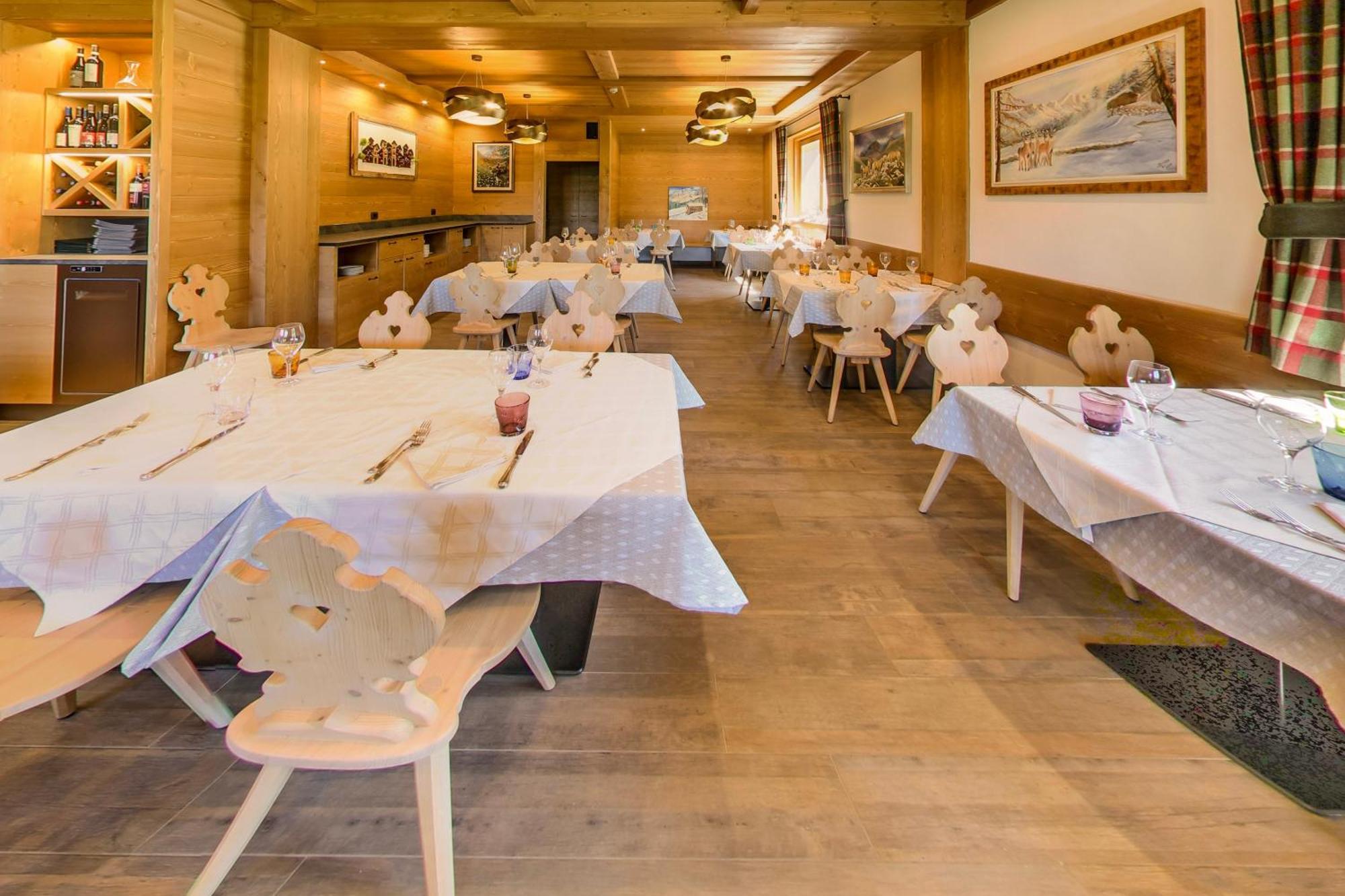 Rifugio Flora Alpina Hotel Passo San Pellegrino Bagian luar foto