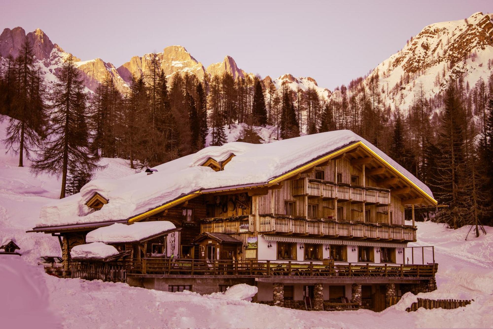 Rifugio Flora Alpina Hotel Passo San Pellegrino Bagian luar foto