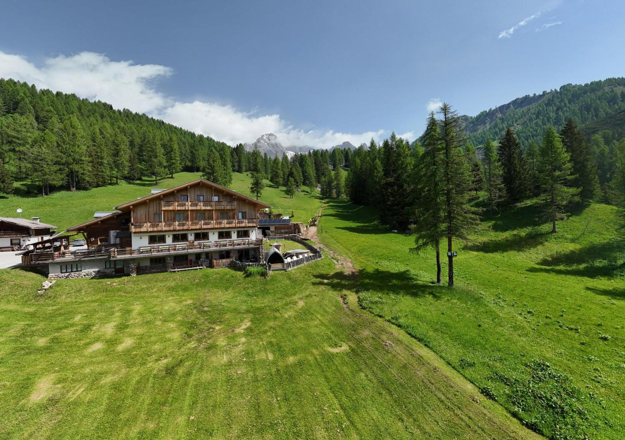 Rifugio Flora Alpina Hotel Passo San Pellegrino Bagian luar foto